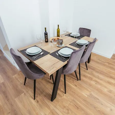 Nyaraló Lomari Šibenik