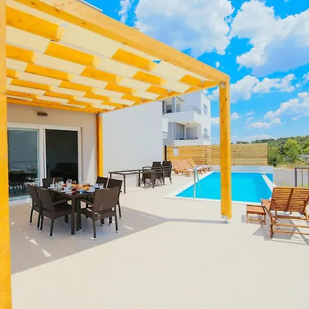 Сasa de vacaciones Lomari Šibenik