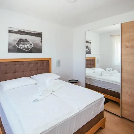 Lomari Сasa de vacaciones Šibenik