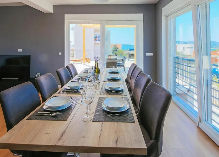 Lomari Сasa de vacaciones Šibenik