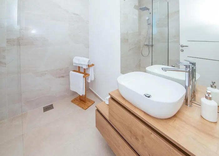 Lomari Сasa de vacaciones Šibenik