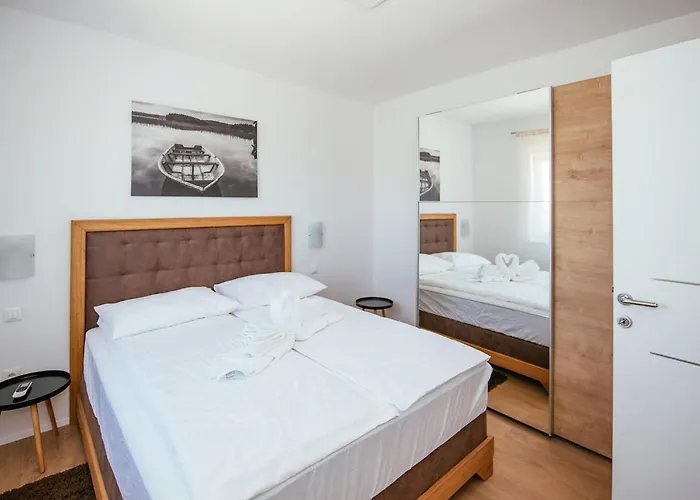 Lomari Сasa de vacaciones Šibenik