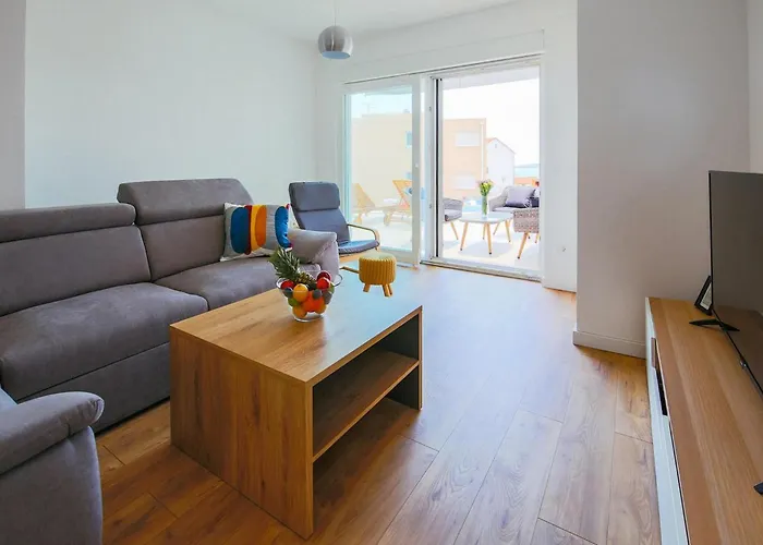 Lomari 度假居 希贝尼克